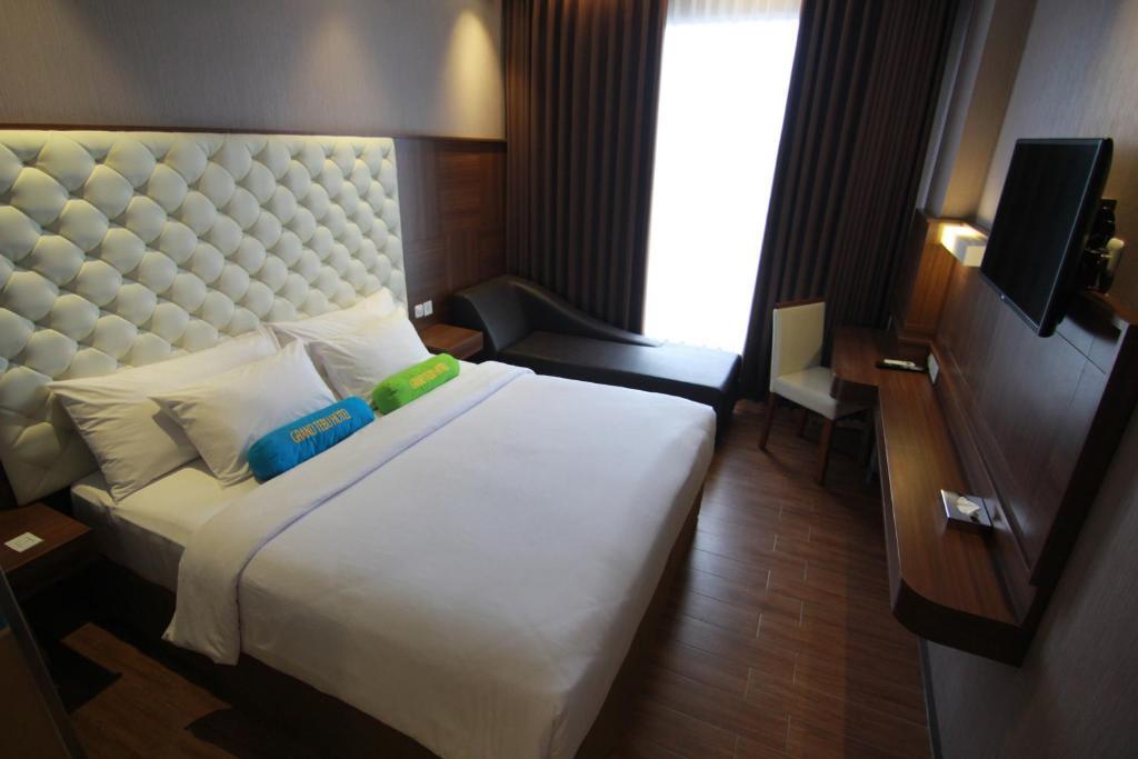 Grand Tebu Hotel Bandung Buitenkant foto