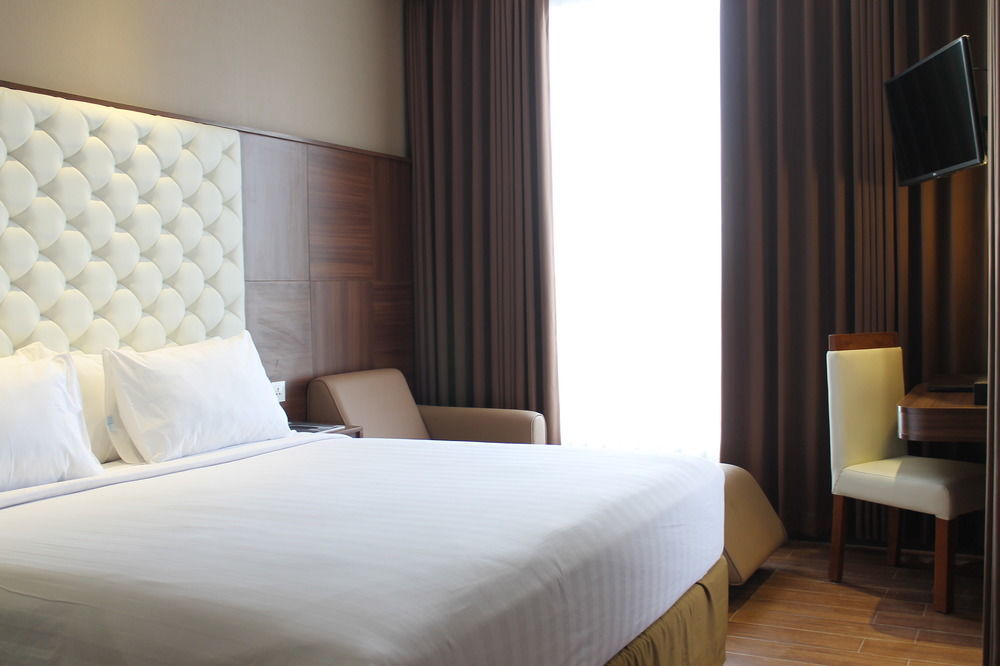 Grand Tebu Hotel Bandung Buitenkant foto