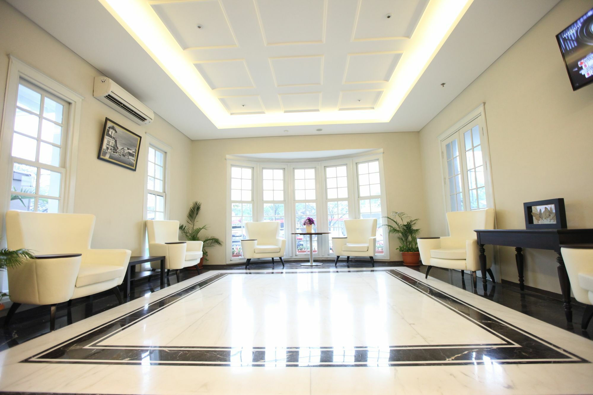 Grand Tebu Hotel Bandung Buitenkant foto
